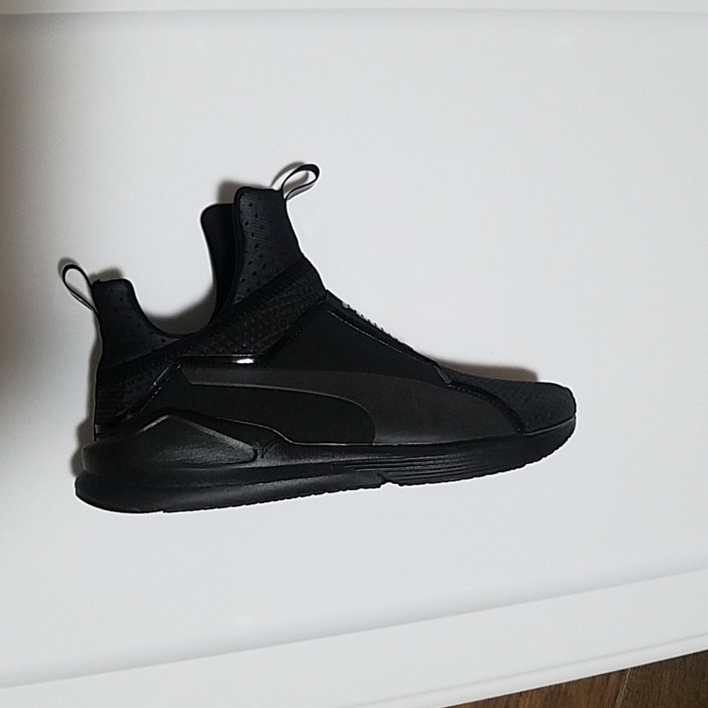 Women's Black Puma Sneakers
